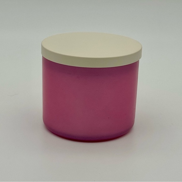 Bath & Body Works Milk Bar Birthday Cake Candle 3 Wick Candle NWT - Picture 4 of 8